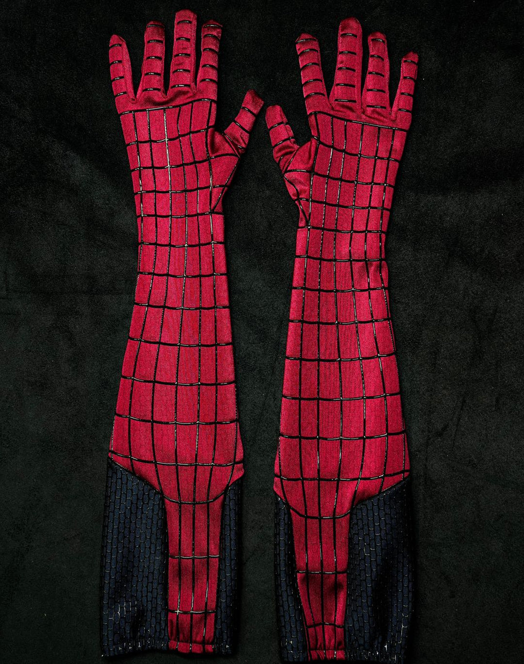 Tasm2 Long Gloves – Detailed Pair