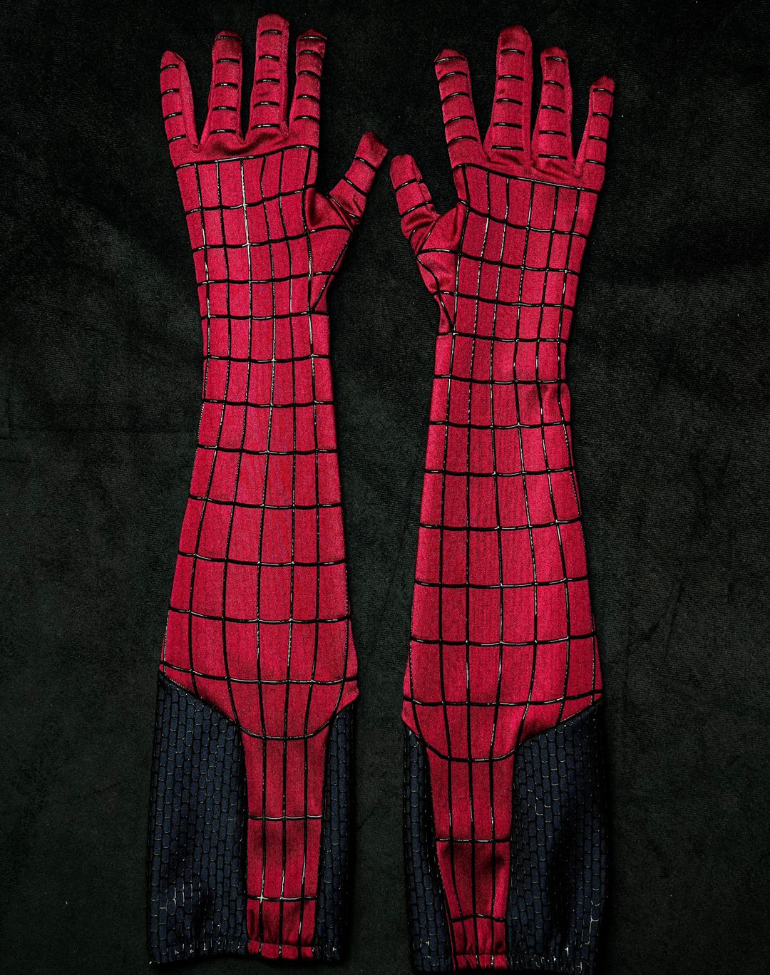 Tasm2 Long Gloves – Detailed Pair